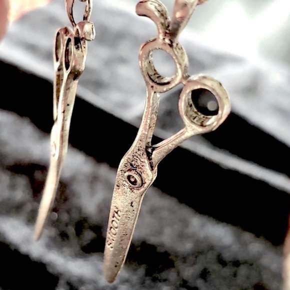 SUPER CUTE SCISSOR EARRINGS - Picture 2 of 3